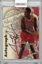 1997 FLEER Skybox Autographics Scottie Pippen Autograph